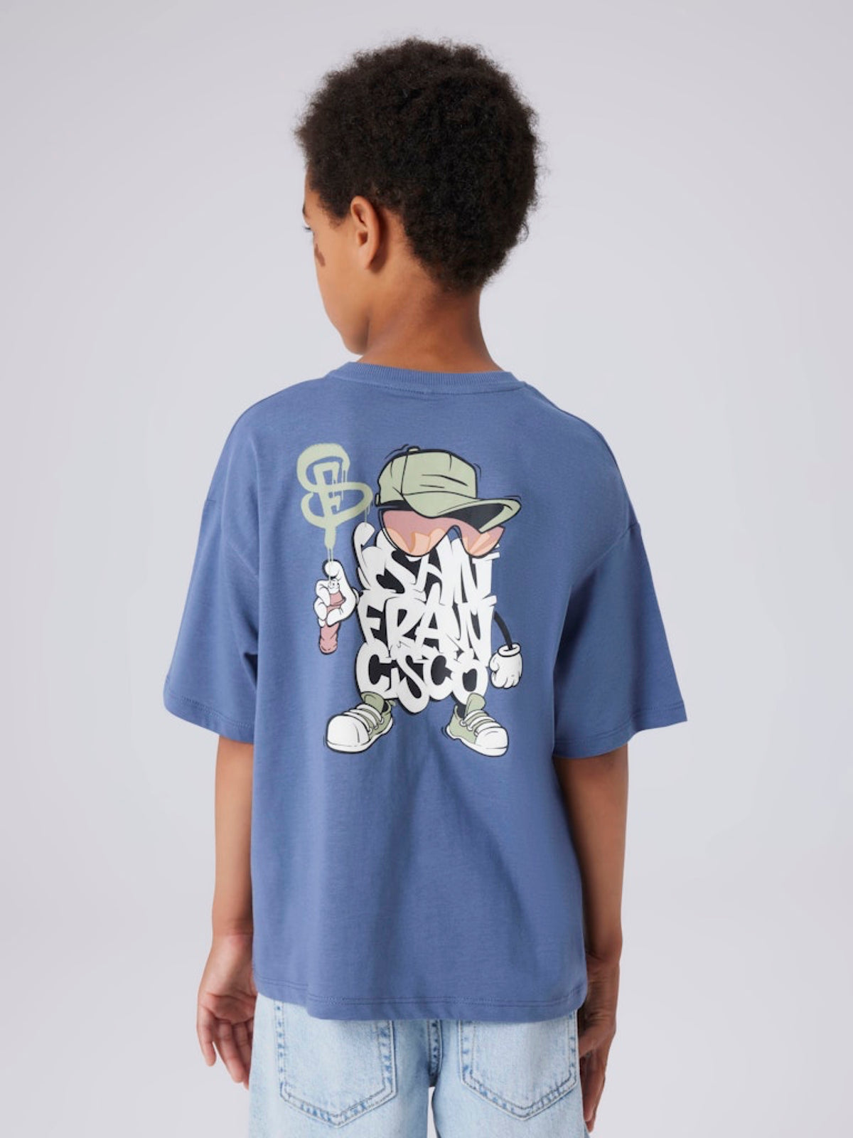 NKMBLEZE T-shirt oversize imprimé dos garçon — name it — Vintage Indigo — porté | Appart 17 Bruxelles