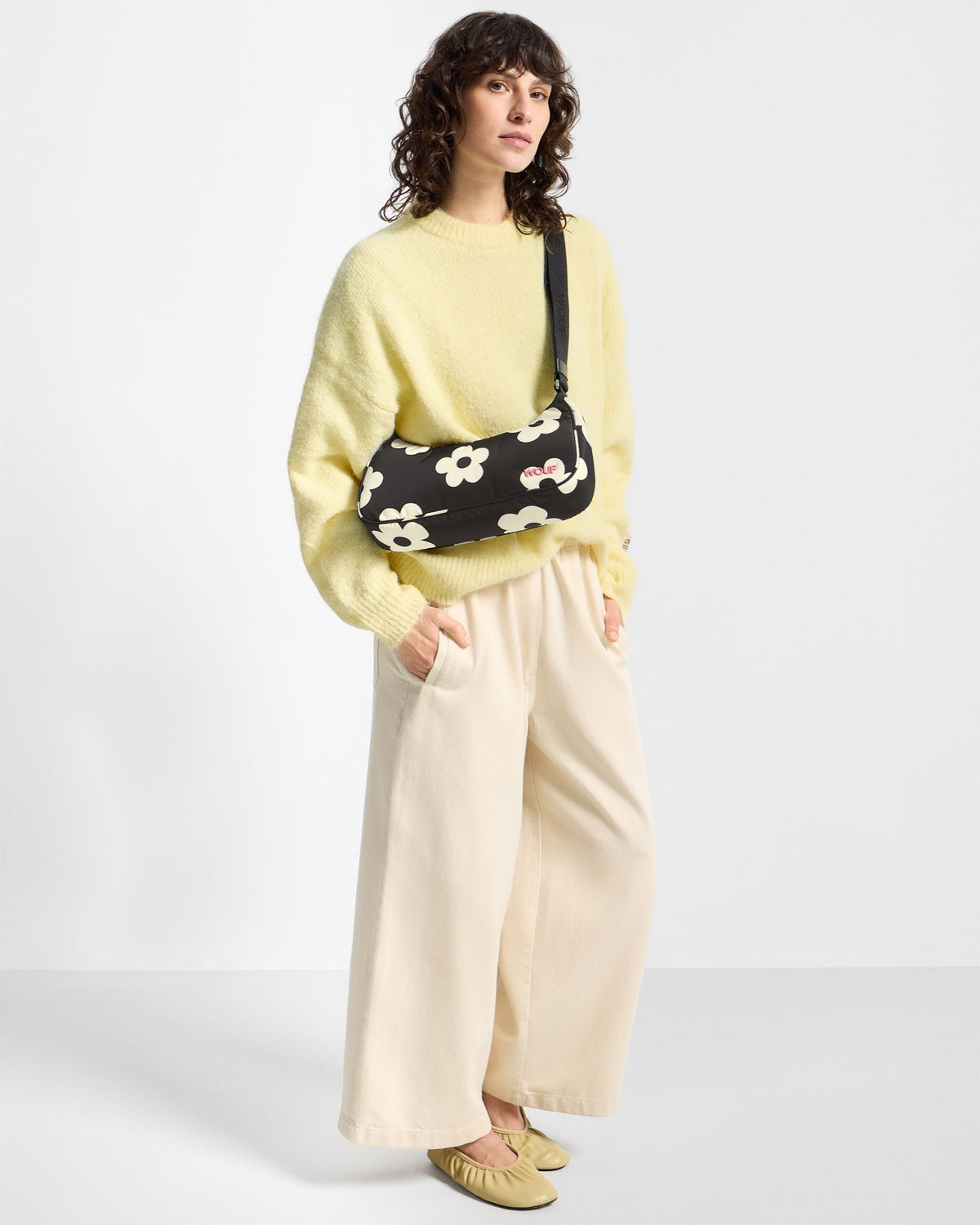 NIGHT DAISY Sac porté épaule en polyester recyclé — Wouf — Night Daisy — porté | Appart 17 Bruxelles