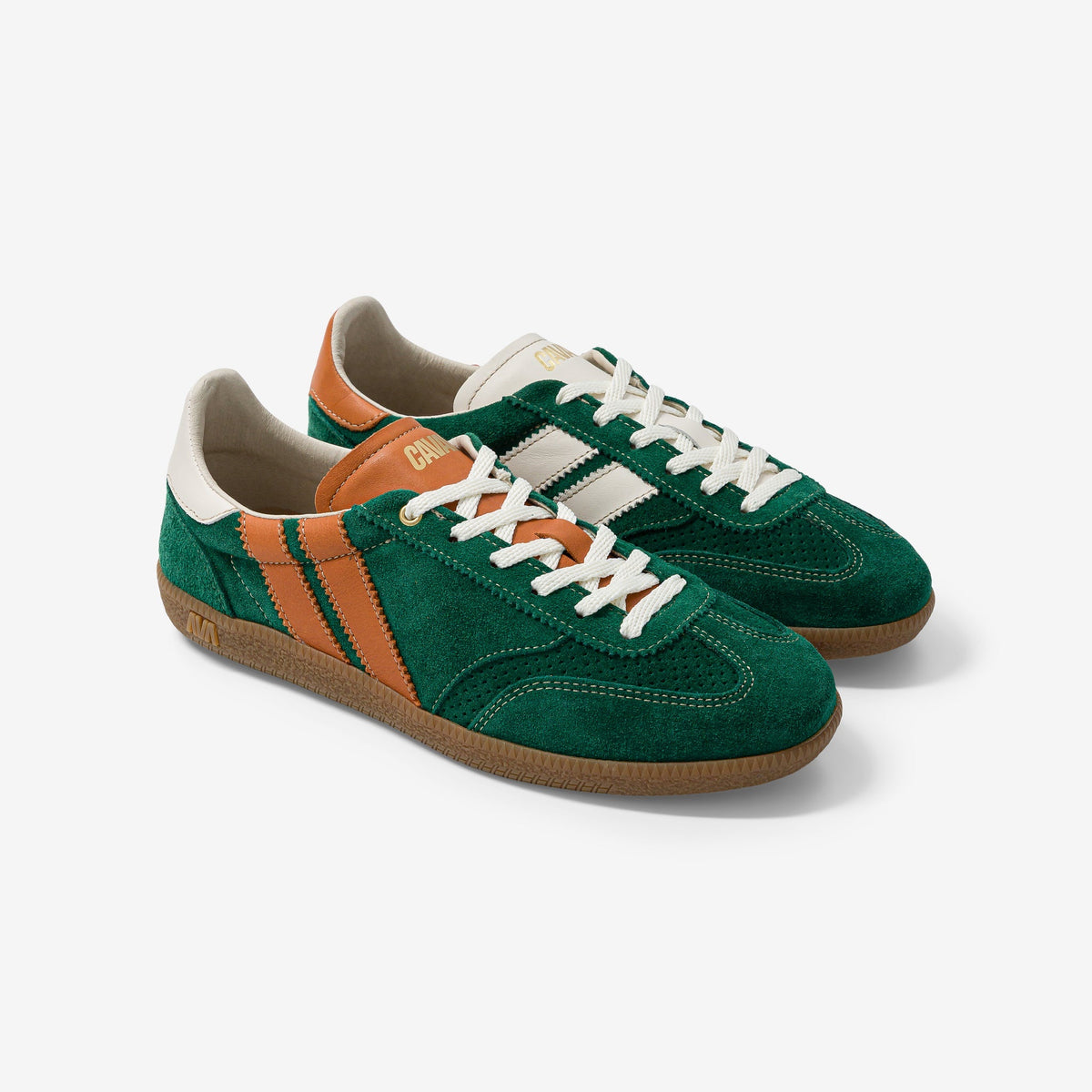 CAVAL Pulse Urban Ride Baskets asymétriques en cuir velours vert — CAVAL — Urban Ride — vue de profil 4 | Appart 17 Bruxelles