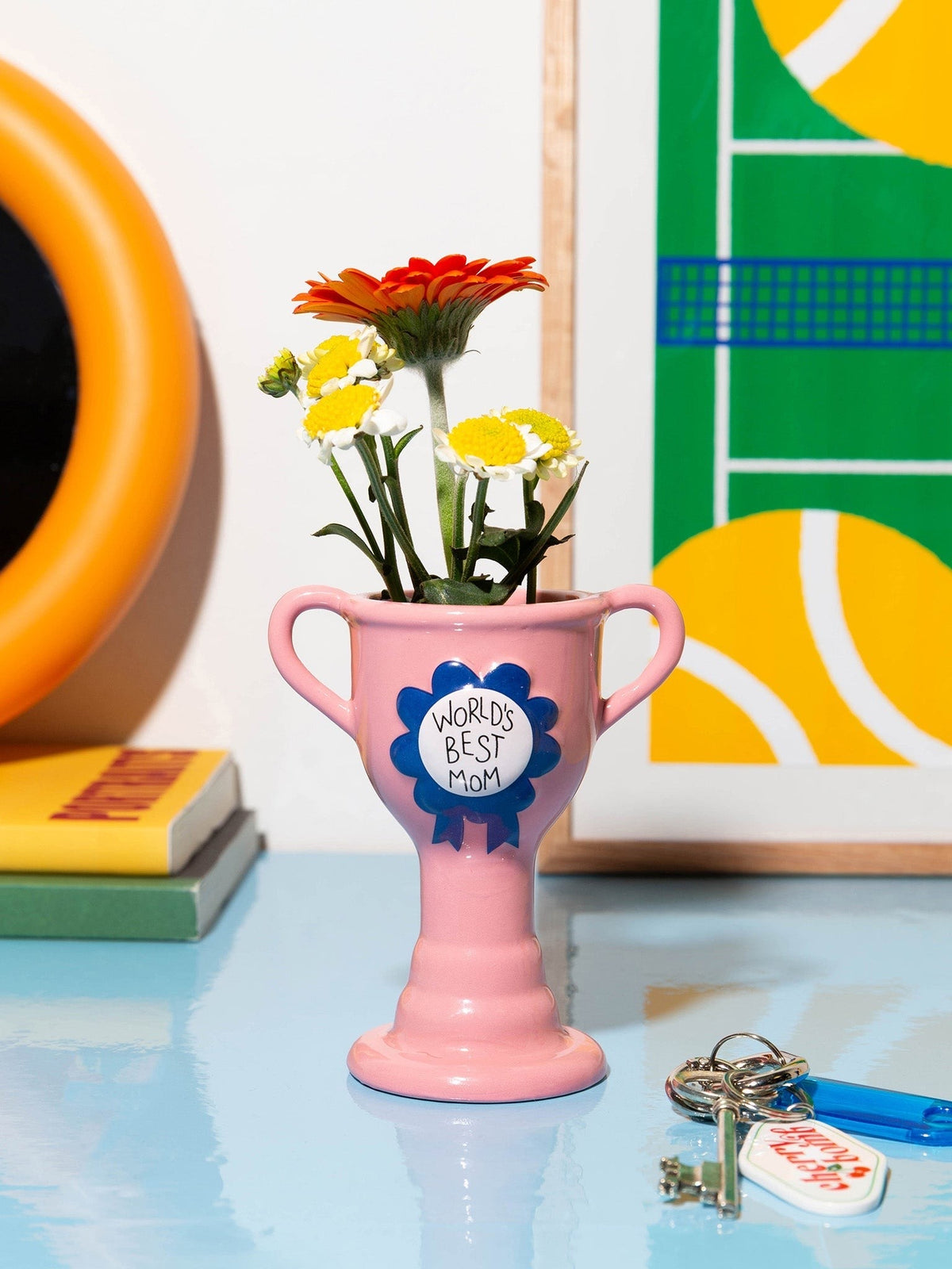 Vase trophée XS en céramique — DOIY — World's best mom — en situation | Appart 17 Bruxelles