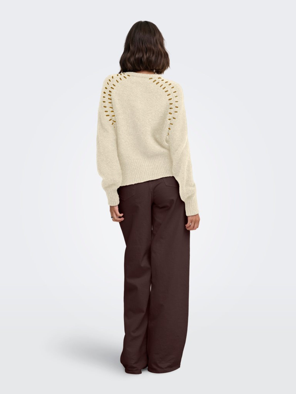 JDYZOEY ELLA Cardigan en maille à surpiqûres contrastées — JDY — Oatmeal — porté, vue de dos 5 | Appart 17 Bruxelles