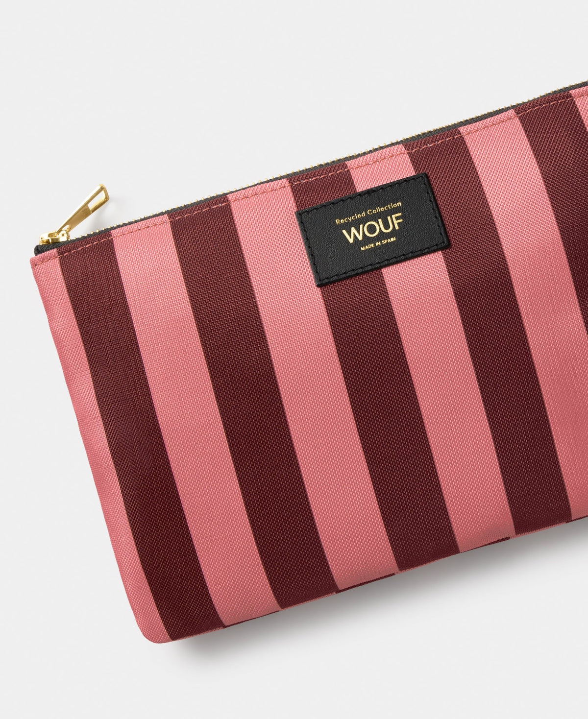 Grande pochette XL zippée en polyester recyclé — Wouf — Sophie — détail 2 | Appart 17 Bruxelles