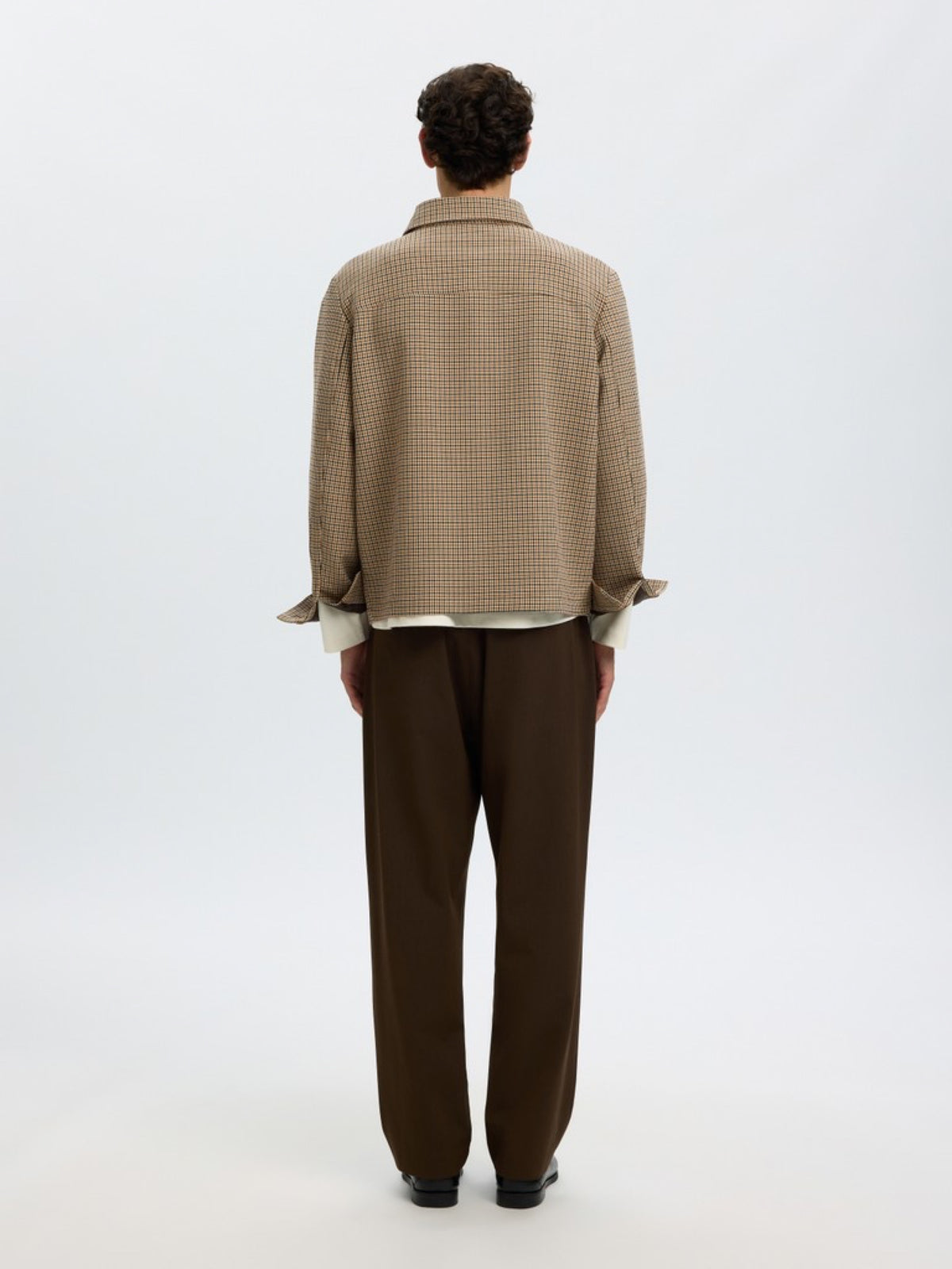 Selected Homme SLMREG-EZRA Blazer hybride à carreaux, coupe regular — Selected Homme — Monks Robe Checks — porté, vue de dos 4 | Appart 17 Bruxelles