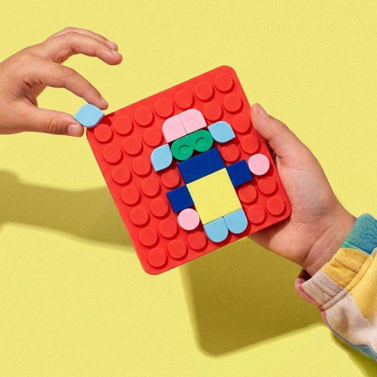 Silipop Pocket, jeu de mosaïque en silicone — SuperPetit — Rouge — packshot | Appart 17 Bruxelles