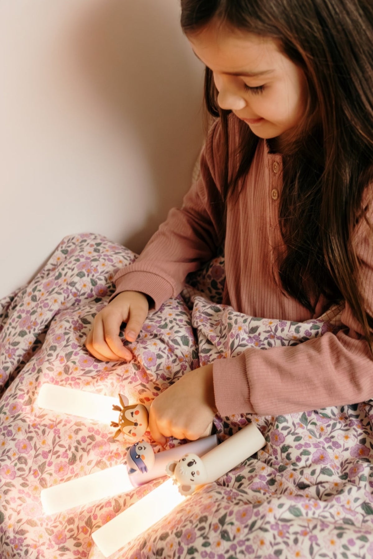 Veilleuse et lampe de lecture rechargeable Zoo Light — The Zoofamily — Raton laveur — autre vue 5 | Appart 17 Bruxelles