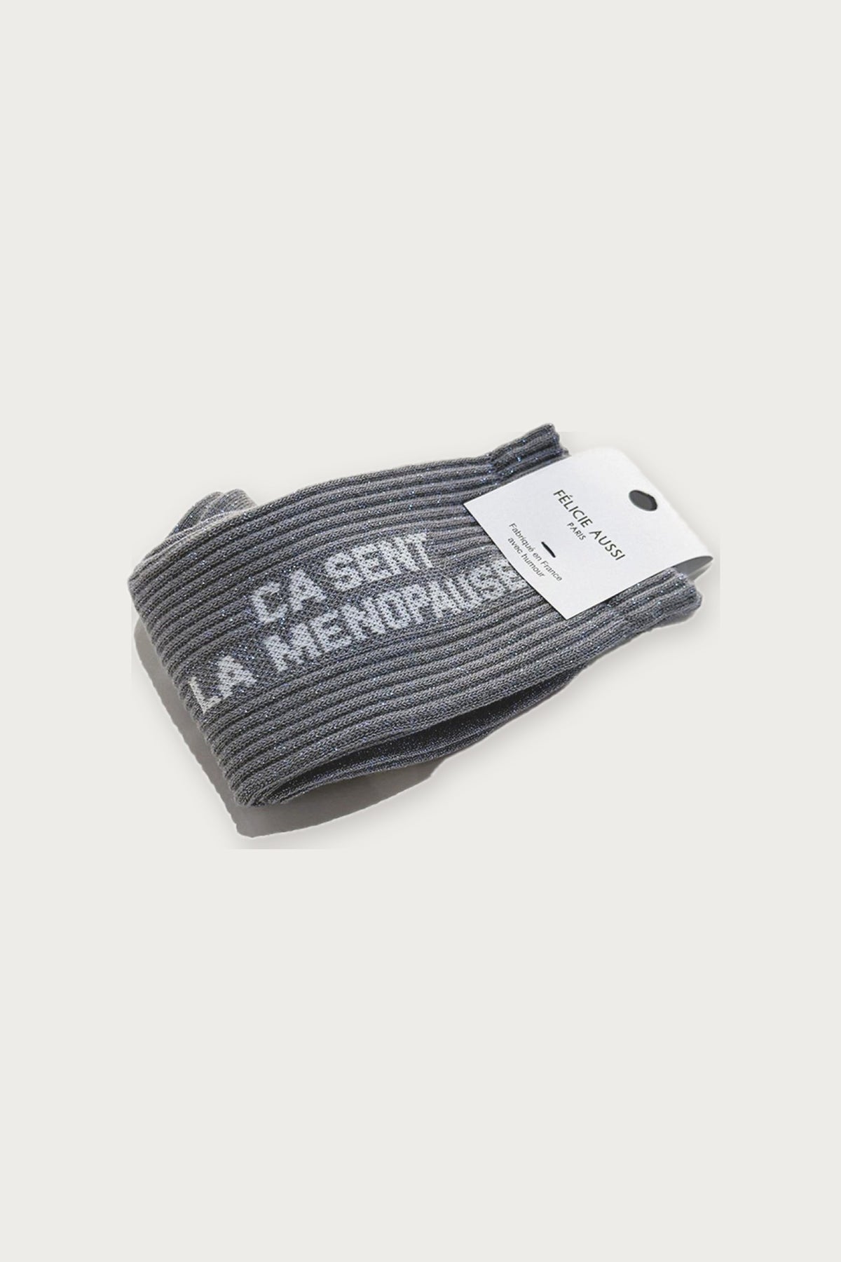 Chaussettes « Ça sent la ménopause » pailletées — Gris pailleté 36/40 — Félicie Aussi | Appart 17 Bruxelles