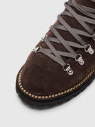 SLMALFRED Boots de randonnée en daim doublées cuir — Selected Homme — Delicioso — détail du laçage 3 | Appart 17 Bruxelles