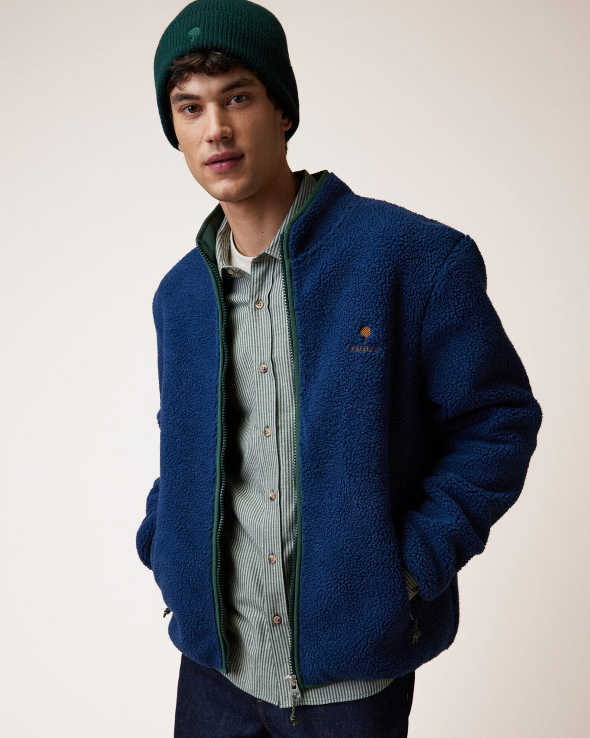 SENONCHE Veste polaire double face sherpa et micropolaire — FAGUO — Bleu foncé — porté, buste 3 | Appart 17 Bruxelles