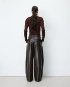 Artius Pantalon large en simili-cuir — Chocolat — vue 6