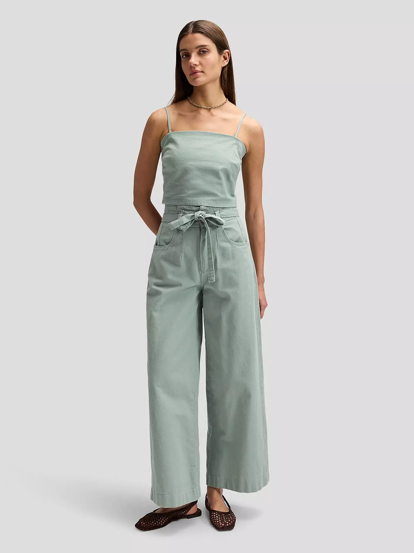 Regular Lightweight Pleated Trouser — Lee | Appart 17 Bruxelles