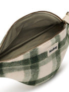 Hindbag Olivia Sac banane d'hiver, tartan ou effet laine — Hindbag — Tartan vert — vue de l'intérieur 5 | Appart 17 Bruxelles