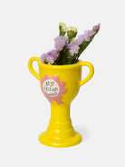Vase trophée XS en céramique — DOIY — Best friend award — mis en scène 3 | Appart 17 Bruxelles