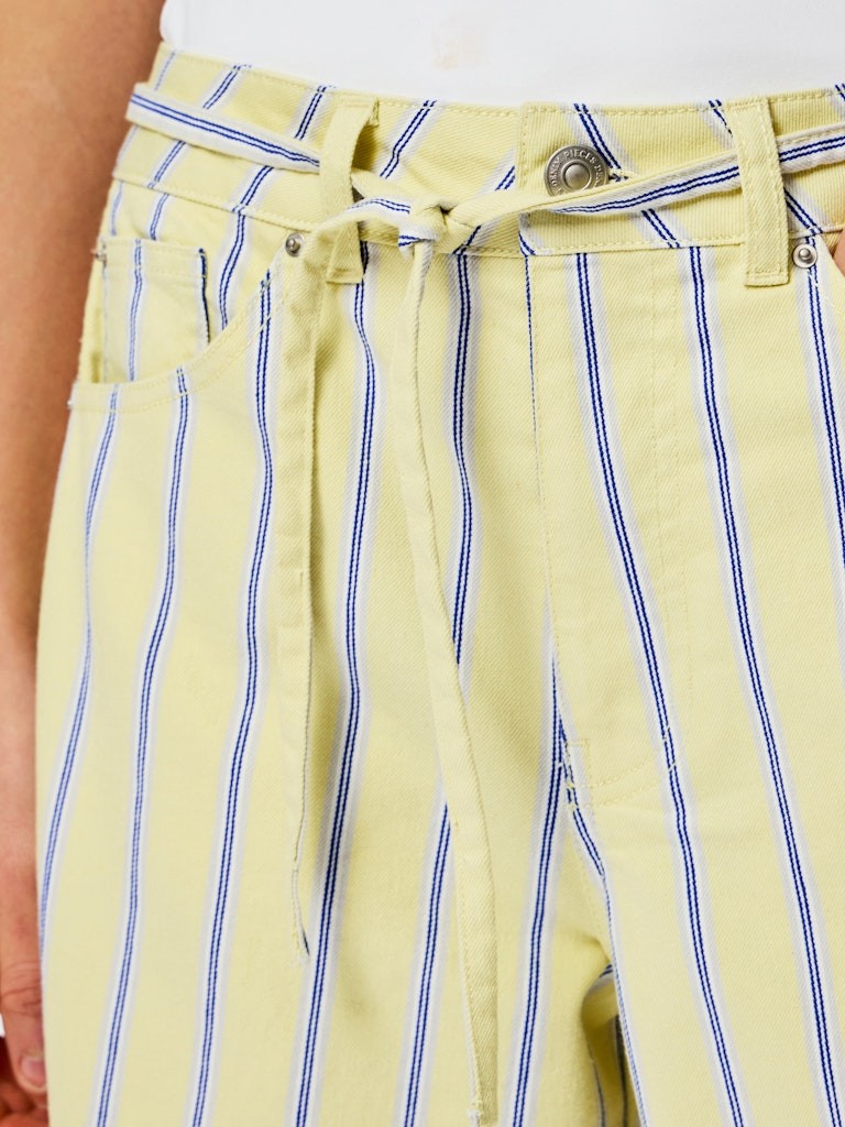 PCBILLO Jeans Barre Fit Denim — Pieces — porté | Appart 17