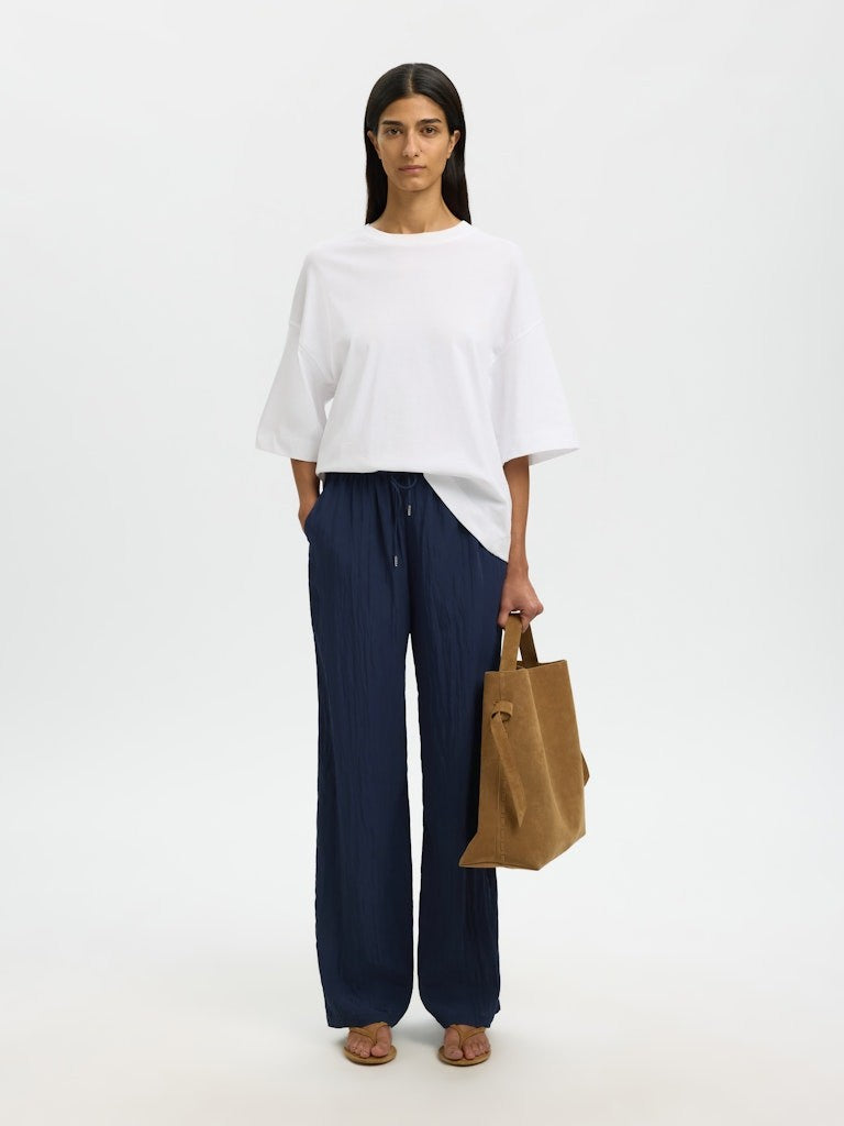 SLFIONA Pantalon Taille Haute ÉcoViscose — SELECTED FEMME BLACK — zoom matière | Appart 17