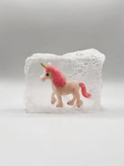 Savon surprise à figurine animal — Ludi Soap — Licorne rose — packshot | Appart 17 Bruxelles