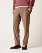 DREUILLE Pantalon en velours côtelé, taille élastique — FAGUO — Beige foncé — porté | Appart 17 Bruxelles