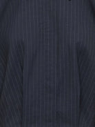 JDYMEGAN Veste-chemise blouson à fines rayures tennis — JDY — Navy Blazer Pinstripe — détail du tissu rayé 3 | Appart 17 Bruxelles