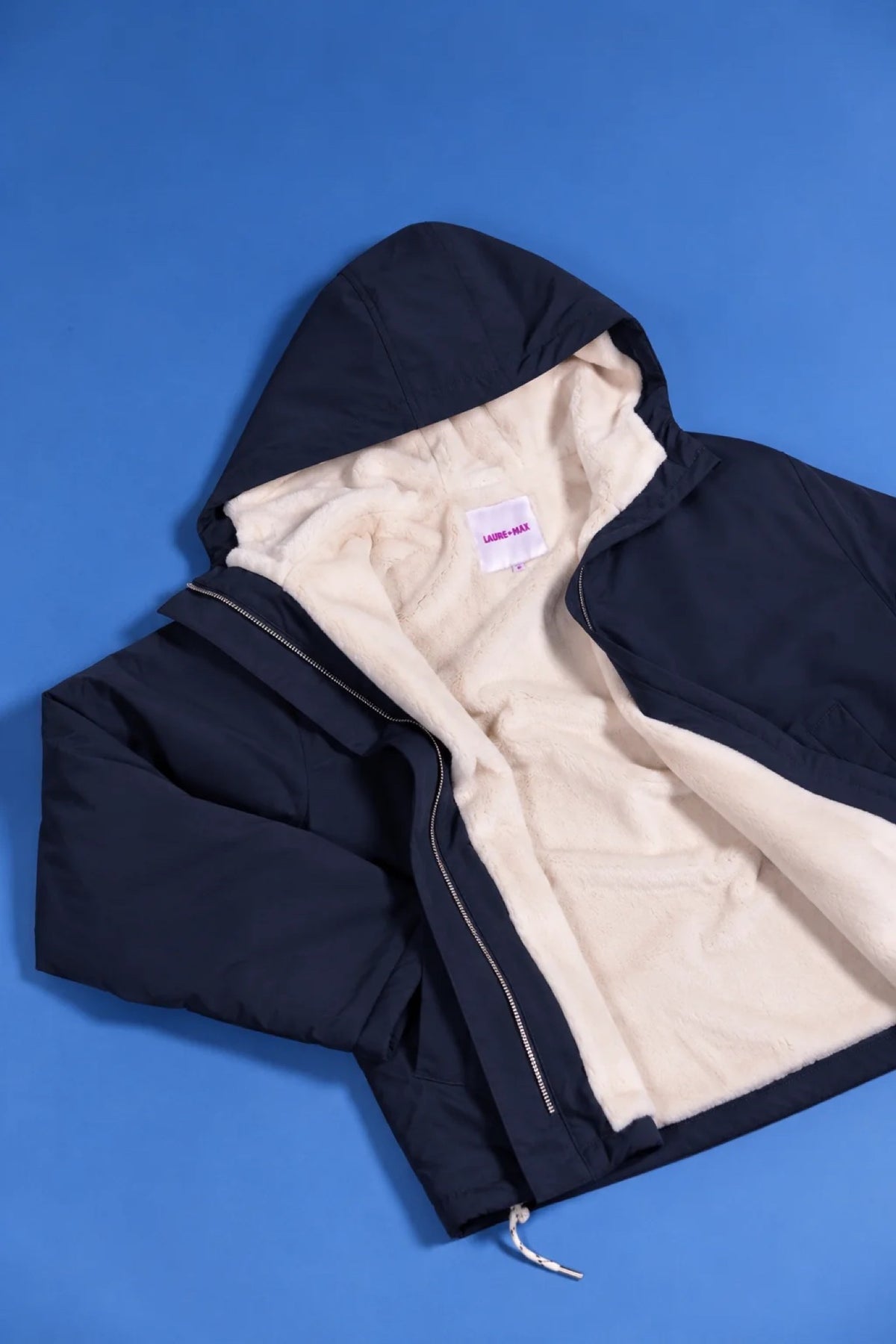 GUZMANIA Parka — Laure plus Max — Bleu foncé — à plat, doublure en fausse fourrure | Appart 17 Bruxelles