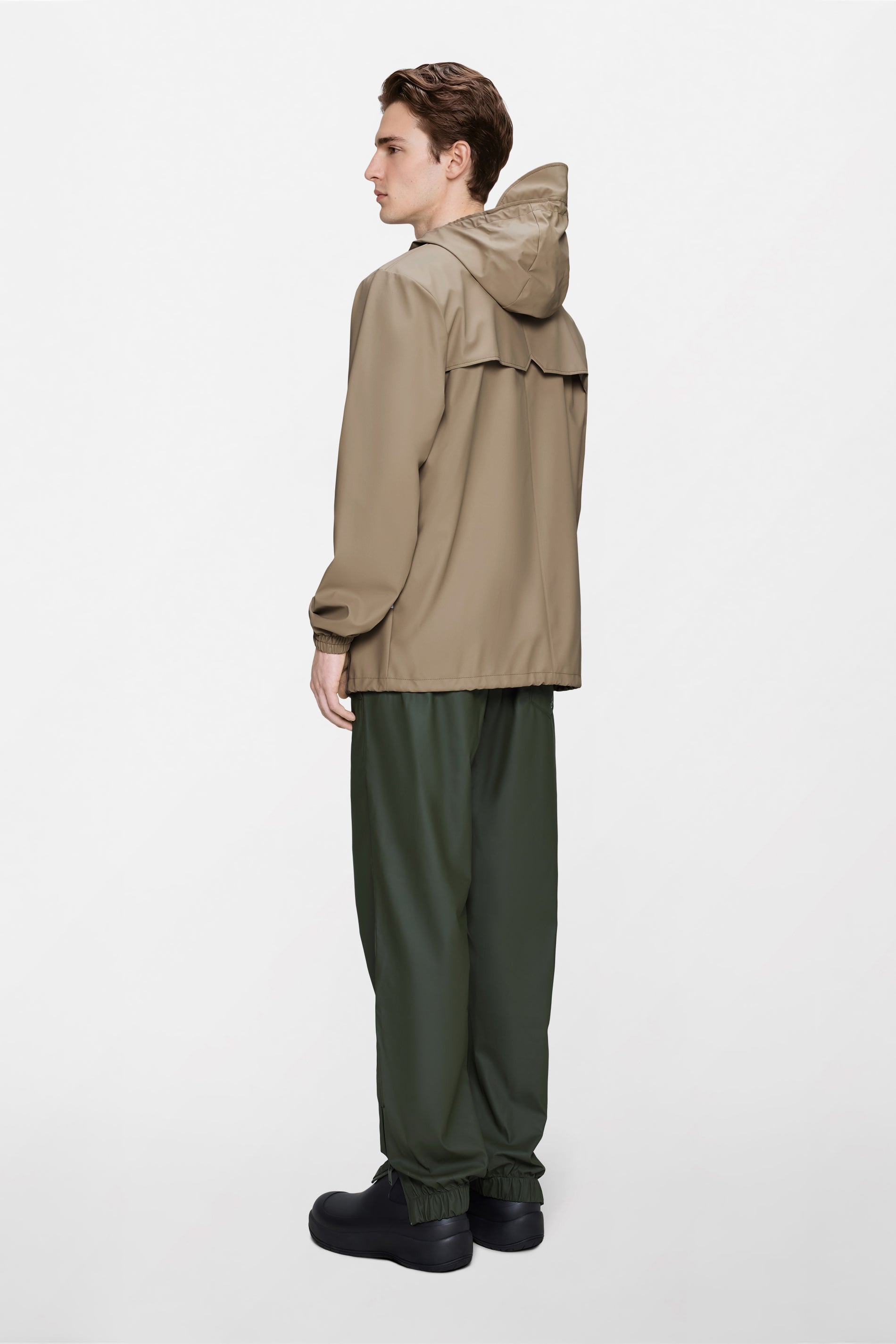 18370 Beige