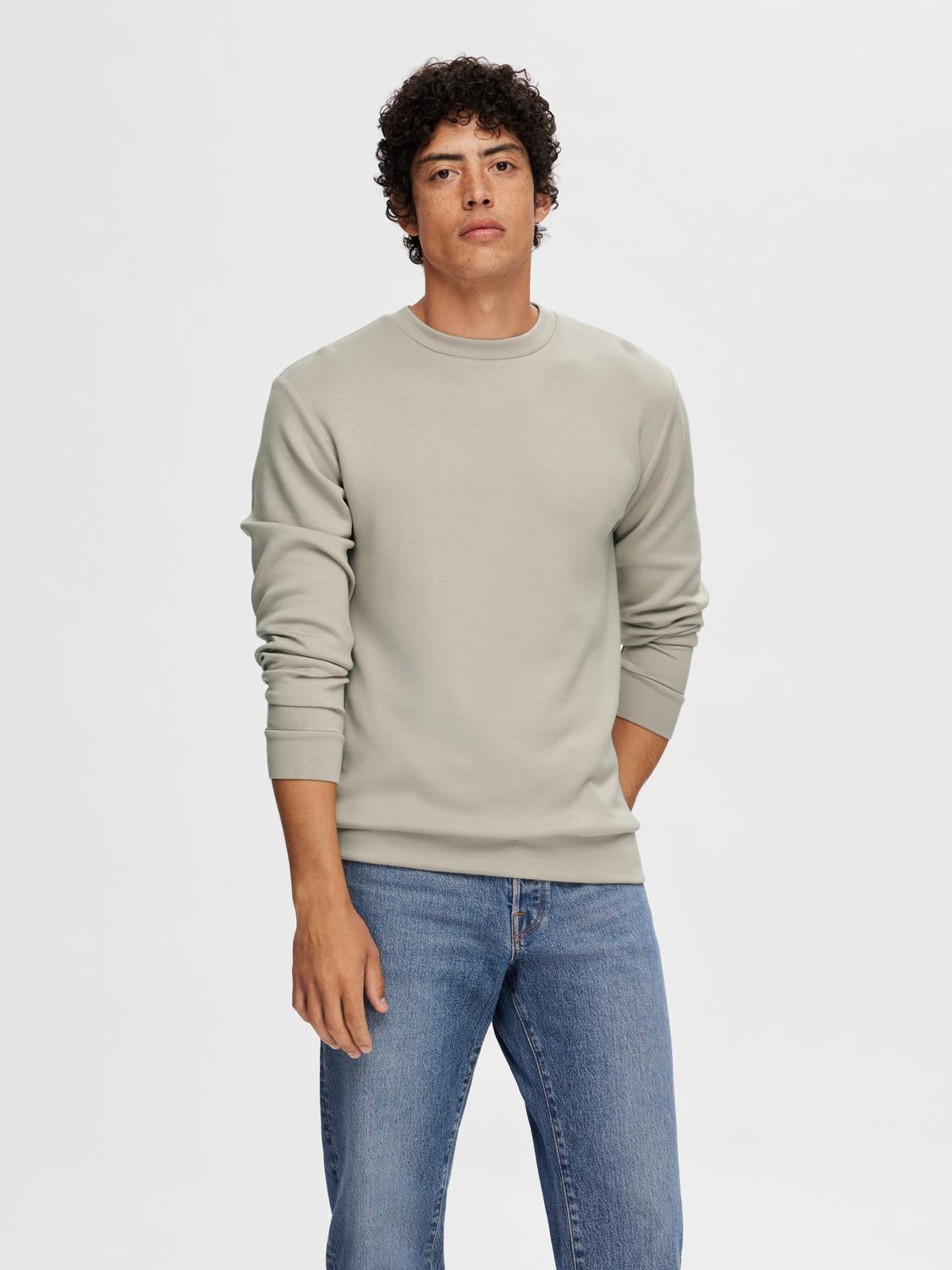 SLHEMANUEL SOFT CREW NECK SWEAT NOOS — SELECTED HOMME BLACK | Appart 17 Bruxelles
