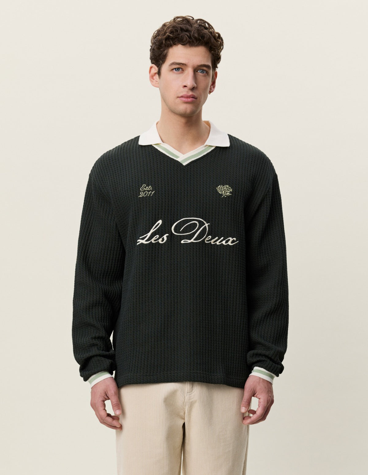 Waffle LS Football Jersey Maillot gaufré à manches longues — Les Deux — Rosin Green — porté, de face | Appart 17 Bruxelles