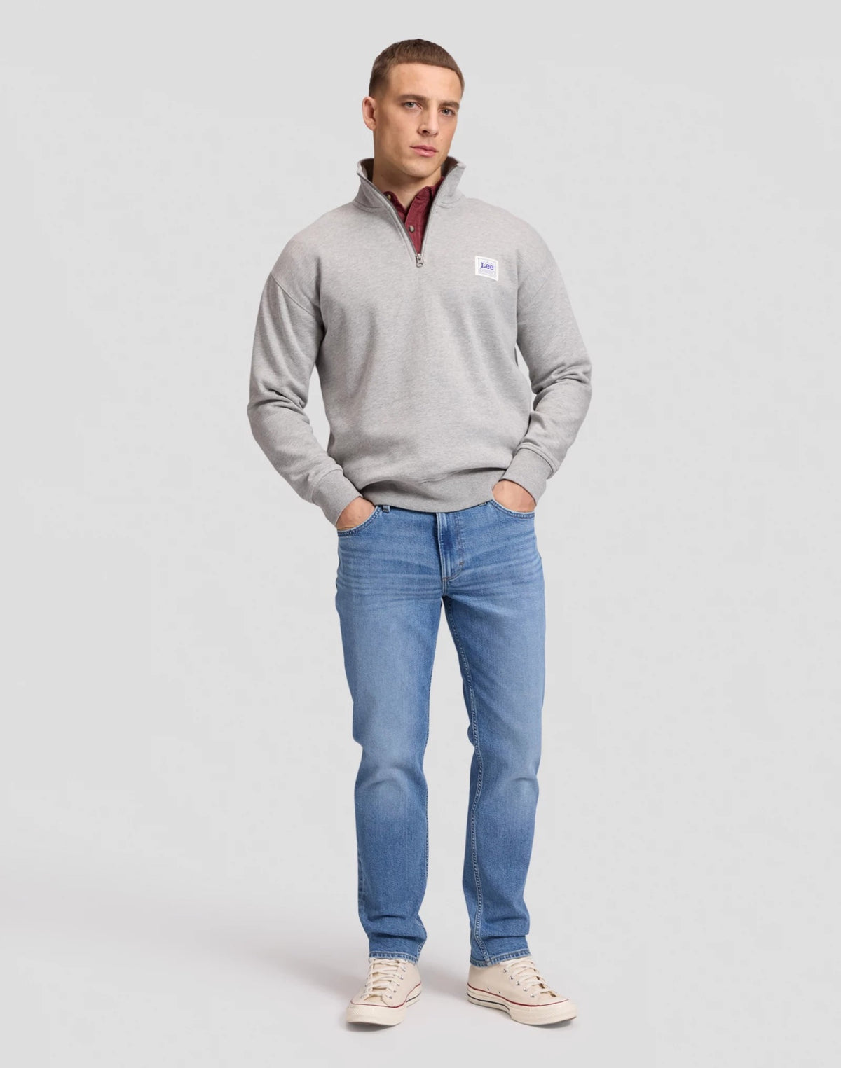 Lee WORKWEAR Sweat col zippé relaxed en molleton brossé — Lee — Grey Mele — porté en pied 2 | Appart 17 Bruxelles