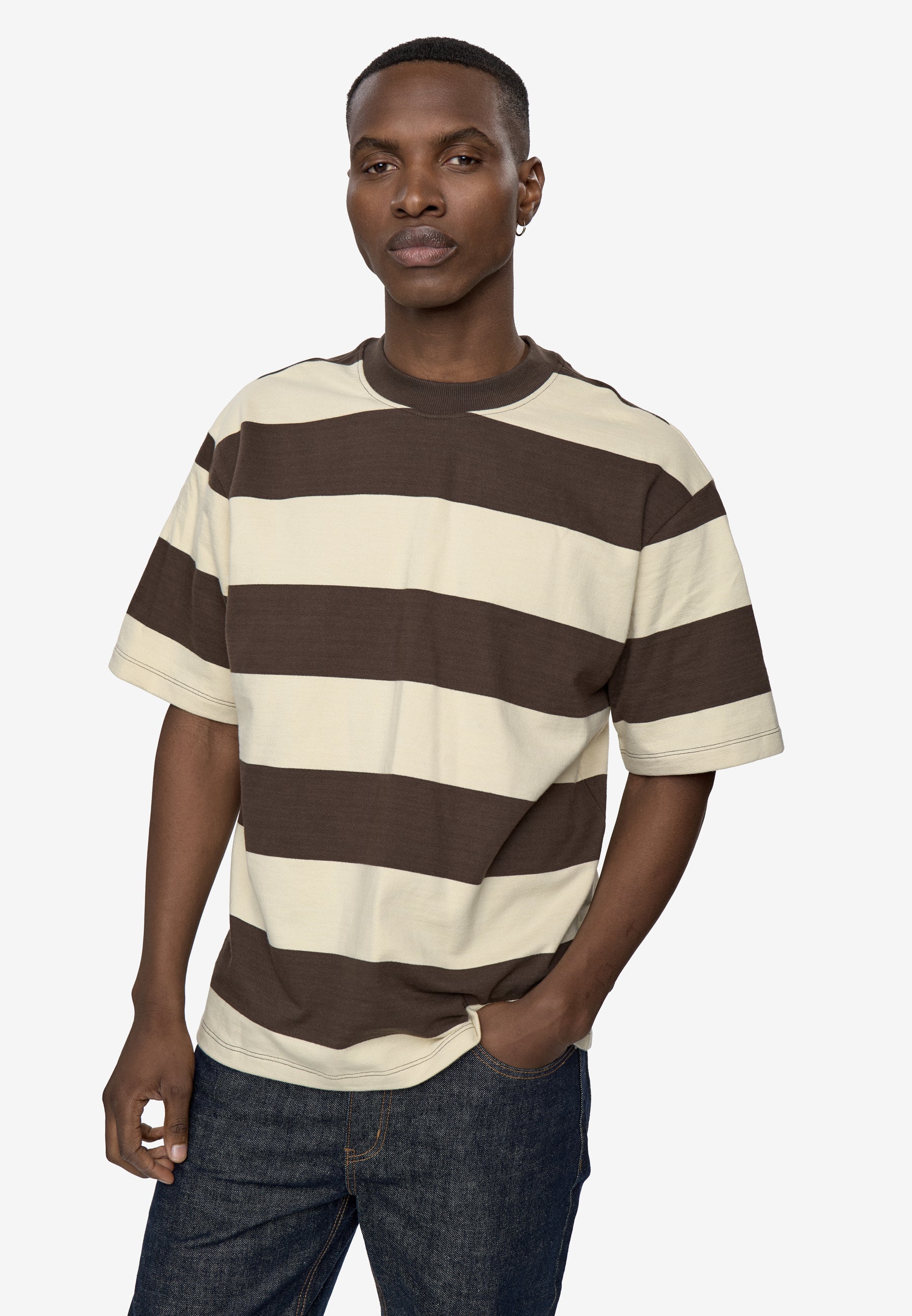 TERRY T-shirt oversize rayé en coton lourd — Minimum — Turkish Coffee — porté, vue de face | Appart 17 Bruxelles