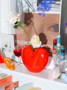 Vase cœur Love en céramique — DOIY — Rouge — en situation | Appart 17 Bruxelles