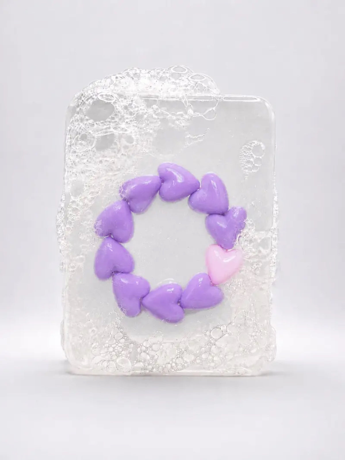 Savon surprise bracelet de perles Gaga × Ludi Soap — Ludi Soap — Violet — packshot | Appart 17 Bruxelles