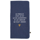 Protège livret de famille en gaze de coton brodé — Atelier Wagram — Bleu jean « Ma famille » — autre vue 5 | Appart 17 Bruxelles