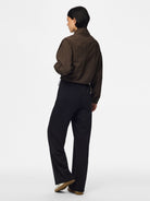 PCJABINA Blouson court zippé col montant à cordons — Pieces — Delicioso — porté 5 | Appart 17 Bruxelles