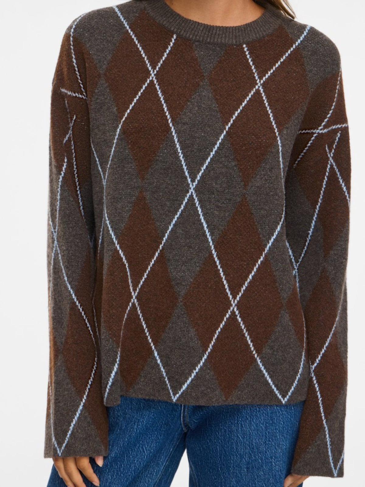 VIARGYLE Pull col rond en jacquard argyle — VILA — Dark Grey Melange — détail du jacquard 5 | Appart 17 Bruxelles