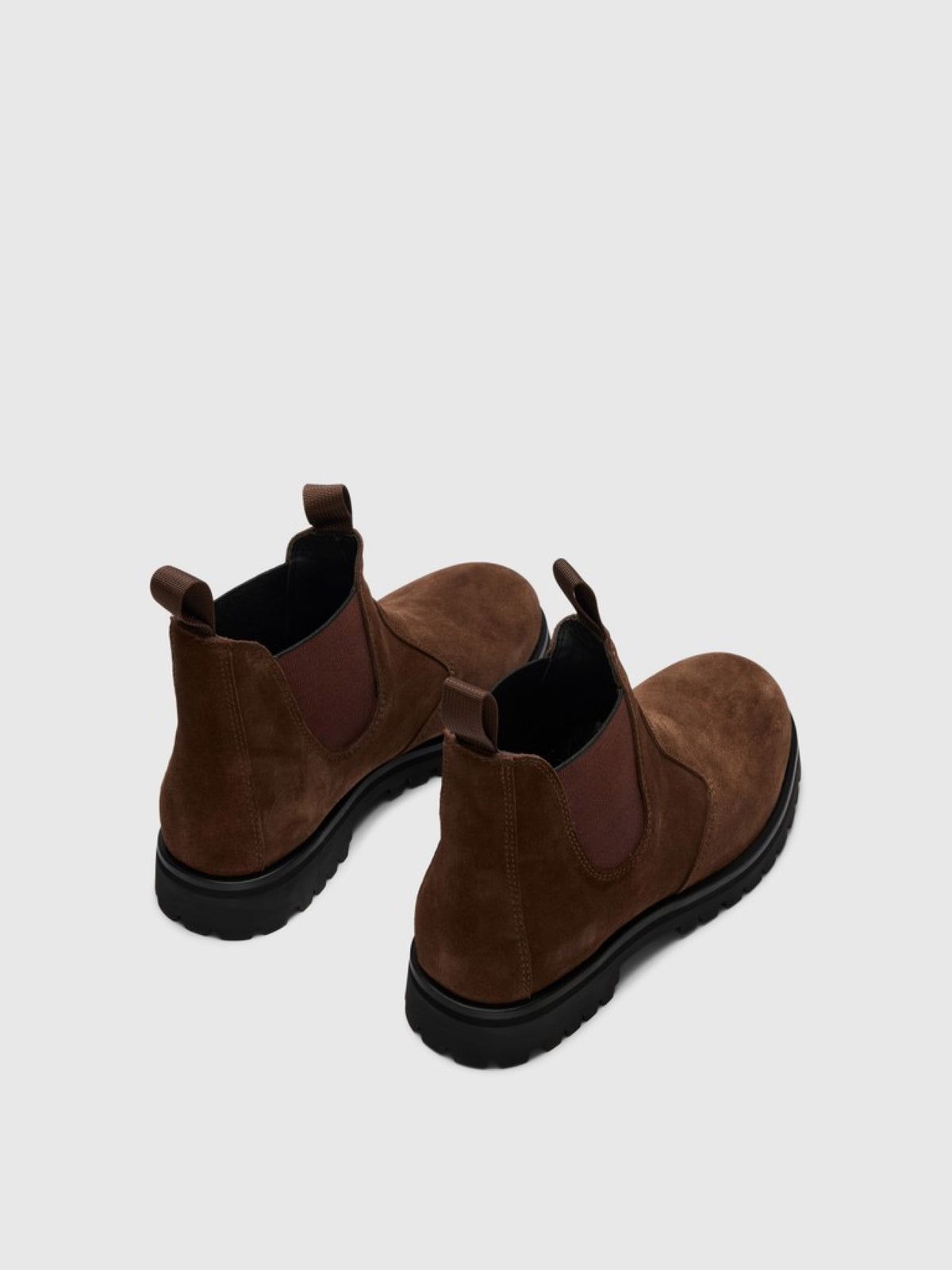 SLMTRAVIS Boots chelsea en daim doublées cuir — Selected Homme — Demitasse — packshot 2 | Appart 17 Bruxelles