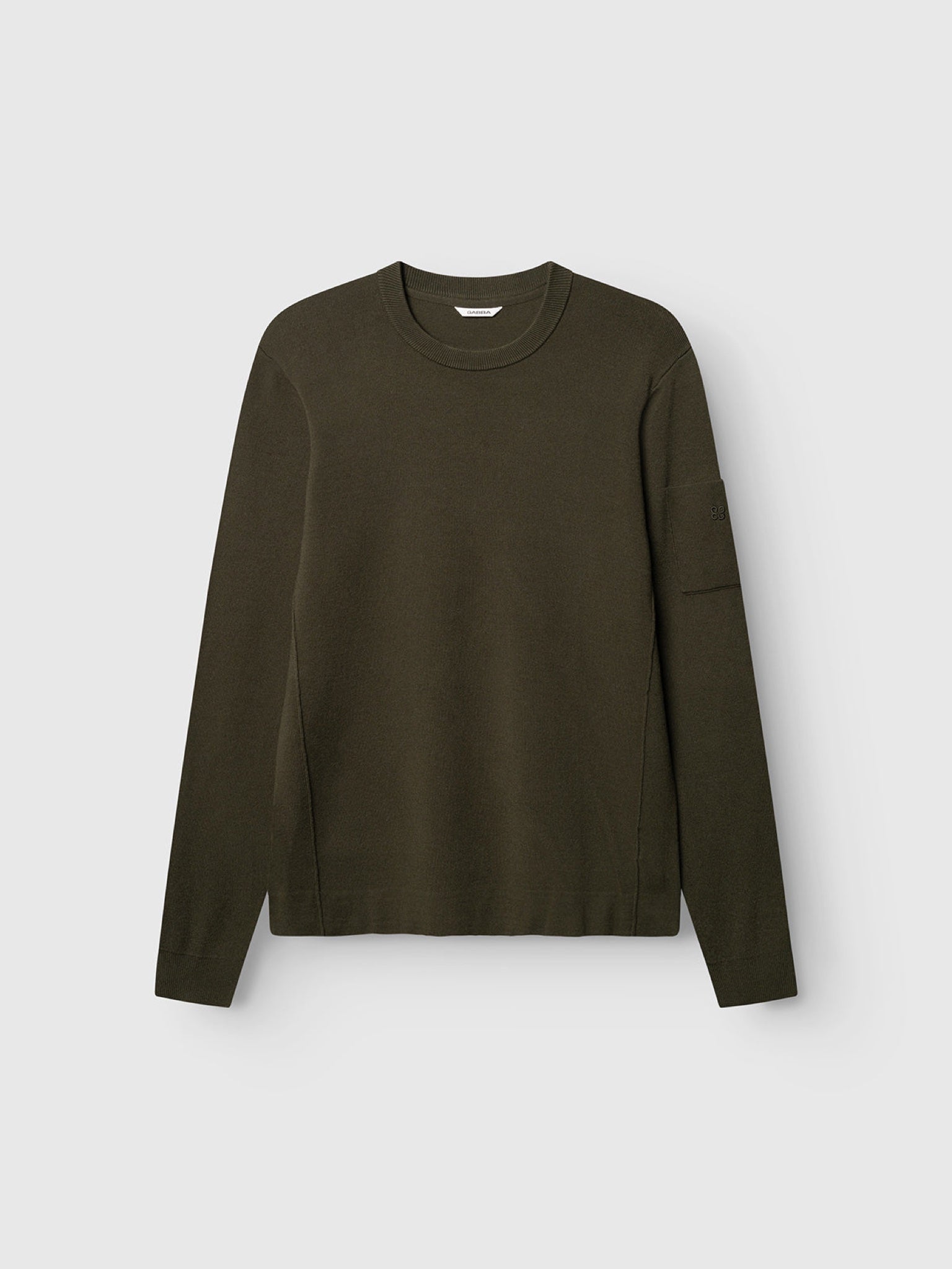 GABadriel Pull col rond en maille Lume, poche manche — Gabba — Forest Night — packshot | Appart 17 Bruxelles