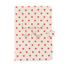 Protège carnet de santé en gaze de coton brodé — Atelier Wagram — Cœurs rouges « Mon carnet de santé » — autre vue 3 | Appart 17 Bruxelles