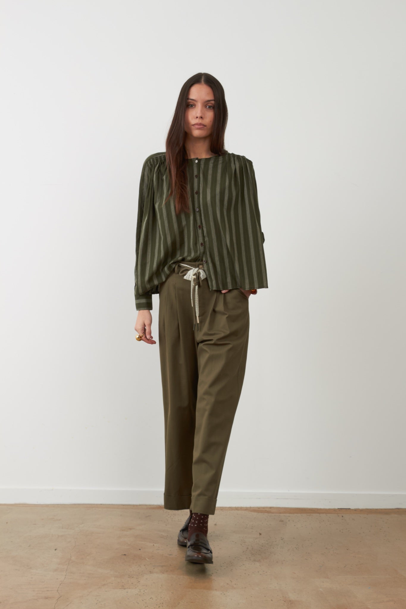 LAUGANE Pantalon en coton et viscose — Kaki — vue 2