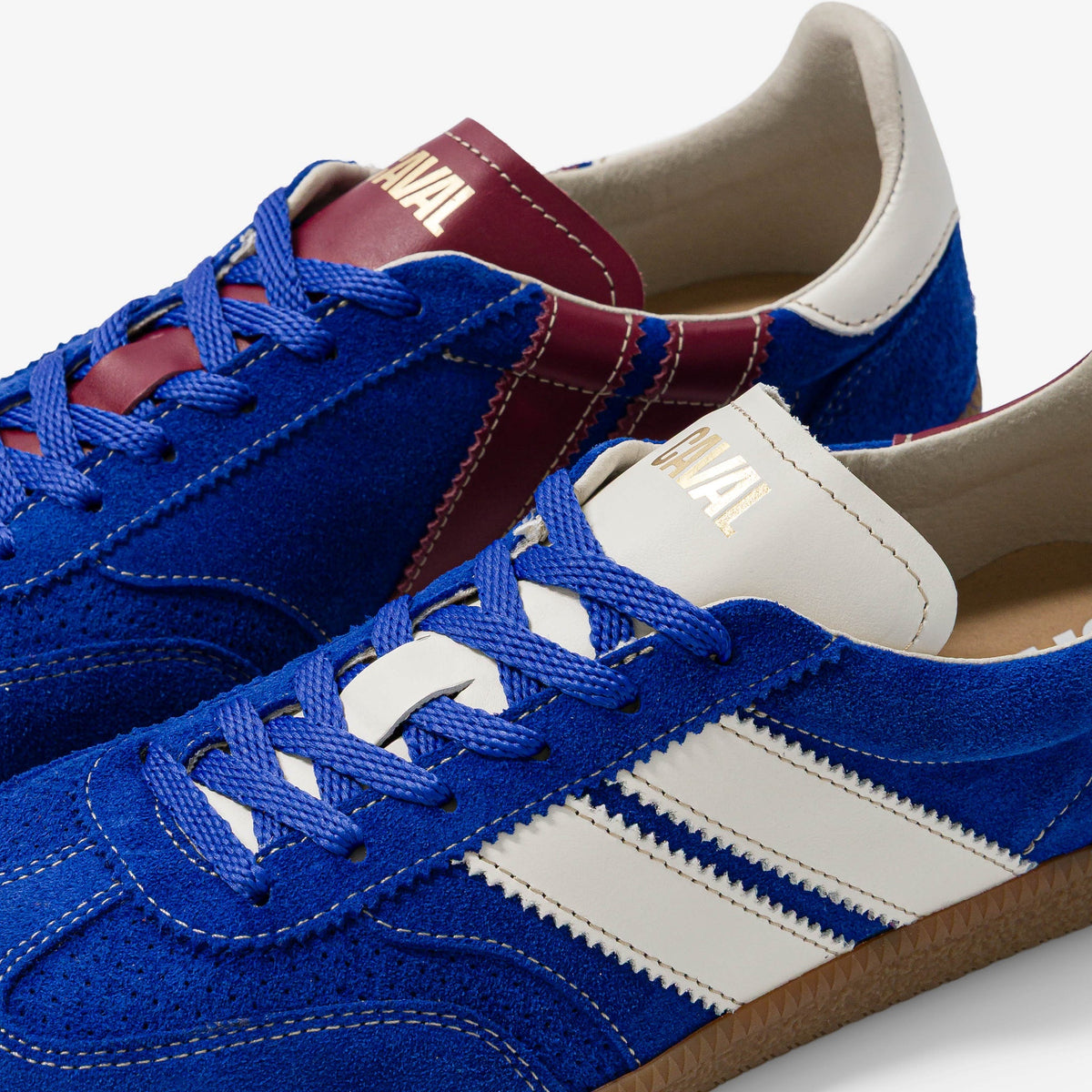 CAVAL Pulse Cobalt Storm Baskets asymétriques en cuir velours bleu cobalt — CAVAL — Cobalt Storm — détail 6 | Appart 17 Bruxelles