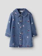 NMFEMILY Robe en jean brodée fille — name it — Medium Blue Denim — autre vue 4 | Appart 17 Bruxelles