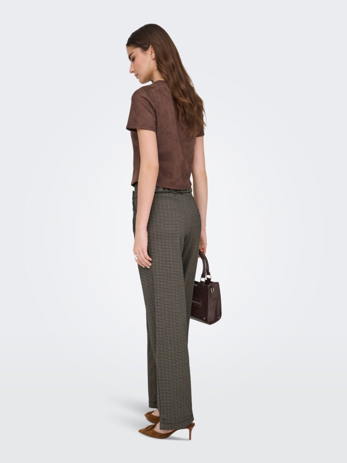 JDYGEGGO Pantalon large à carreaux taille haute — JDY — Cobblestone MINI CHECK — porté 4 | Appart 17 Bruxelles