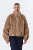 JOSIE Blouson en fausse fourrure — Taupe — vue 3