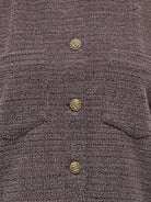 JDYDORIT Gilet-veste en maille jacquard effet tweed, manches 3/4 — JDY — Coffee Bean Checks — détail des boutons 3 | Appart 17 Bruxelles