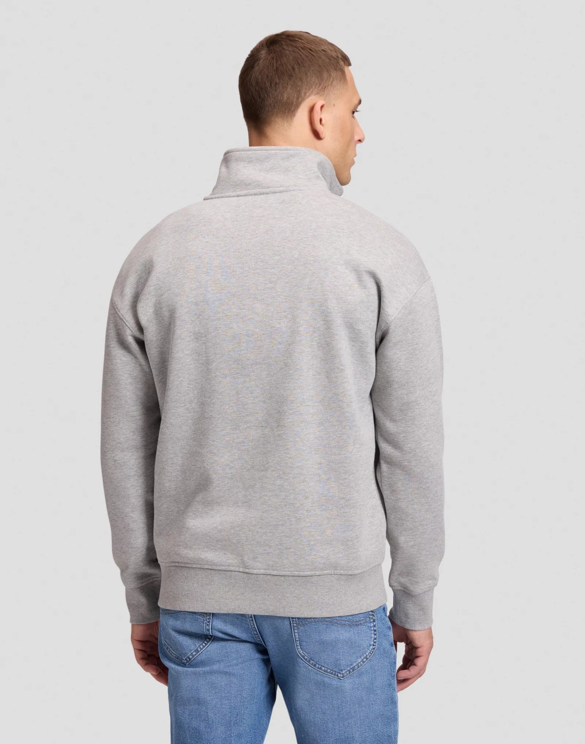 Lee WORKWEAR Sweat col zippé relaxed en molleton brossé — Lee — Grey Mele — porté, vue de dos 3 | Appart 17 Bruxelles