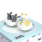 Boîte à musique Dancing Chat & Souris en bois — Trousselier — Chat & Souris — détail des figurines chat et souris sur la piste de danse 2 | Appart 17 Bruxelles