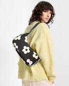 NIGHT DAISY Sac porté épaule en polyester recyclé — Wouf — Night Daisy — porté, détail 3 | Appart 17 Bruxelles