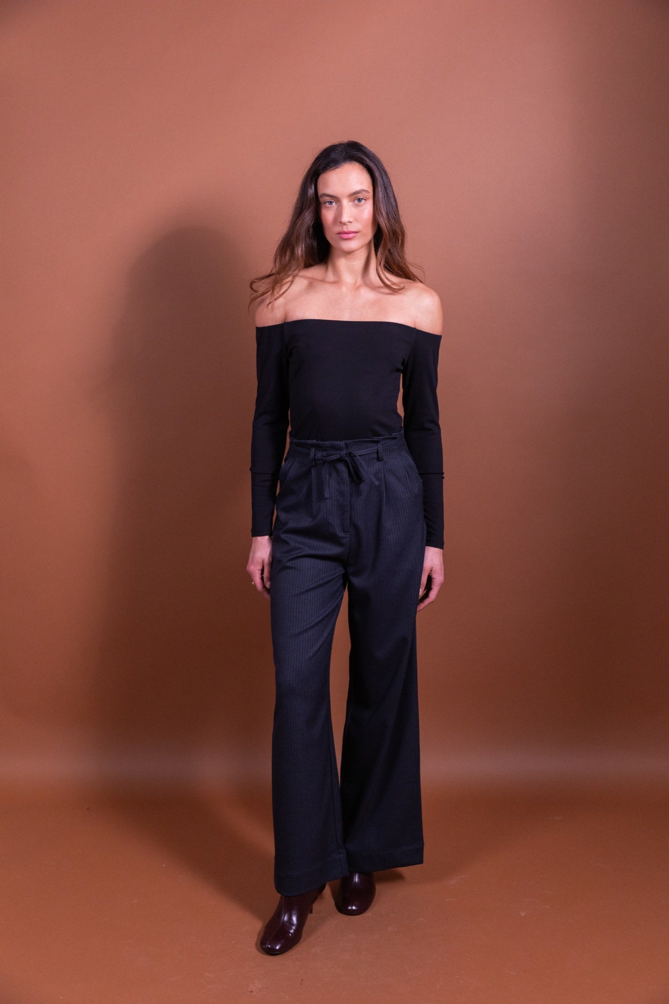 PLUME Pantalon large à pinces et ceinture à nouer — Rayures Tennis