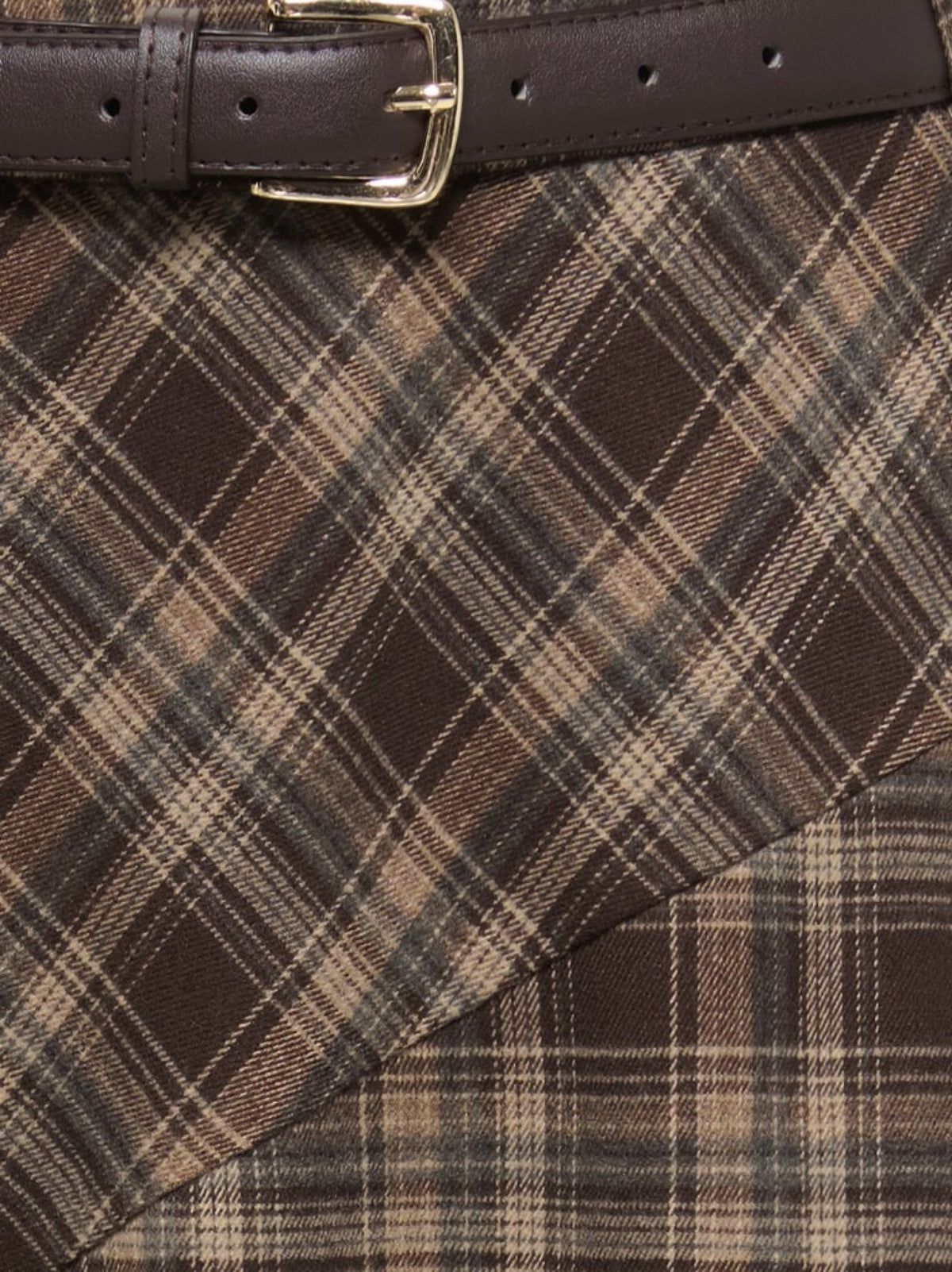 JDYELODY Jupe midi taille haute à carreaux avec ceinture — JDY — Coffee Bean Checks — détail de la ceinture et de l'empiècement en biais 3 | Appart 17 Bruxelles