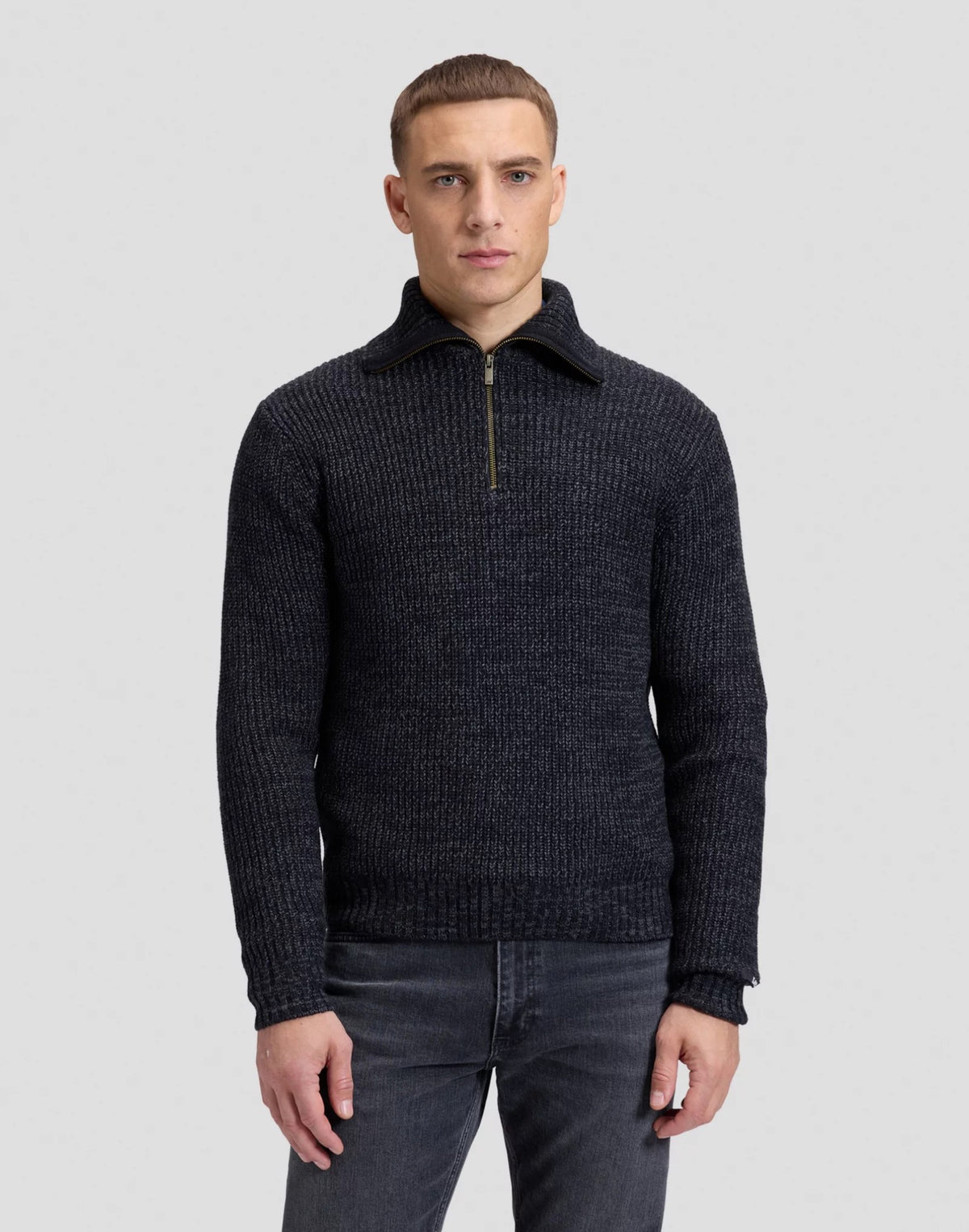 MOCK NECK Pull col zippé en maille de laine — Lee — Black Grey Heather — porté | Appart 17 Bruxelles
