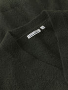Cardigan Soufflé col V en maille recyclée — Forest Night — vue 9