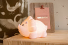 Veilleuse en silicone rechargeable — AP Junior — Juliette dino projecteur rose — autre vue 4 | Appart 17 Bruxelles