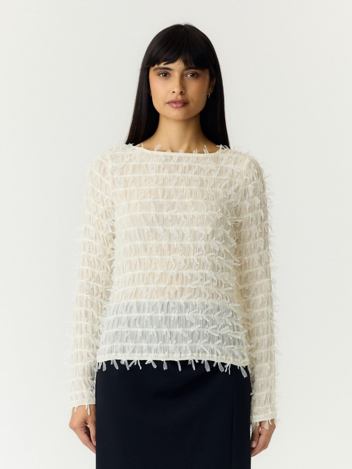YASCOMEA Top col bateau en maille frangée — YAS — Pumice Stone — porté | Appart 17 Bruxelles